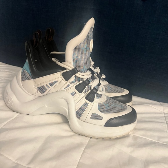 Louis Vuitton sneakers - Picture 1 of 2